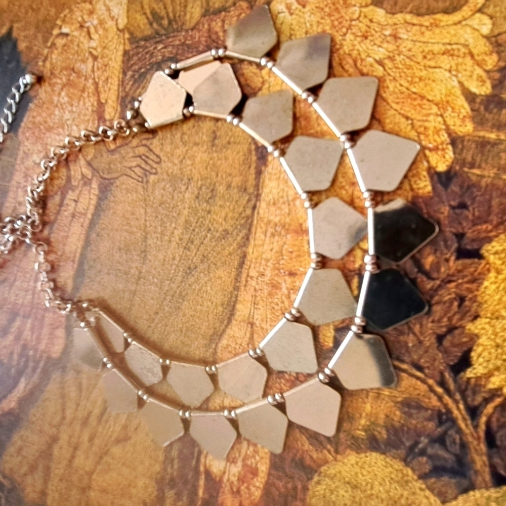 Gold Statment Necklace - Picture 4 of 4